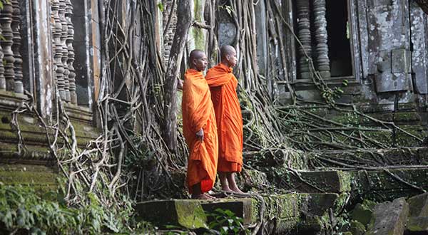 Monks Beng Mealea